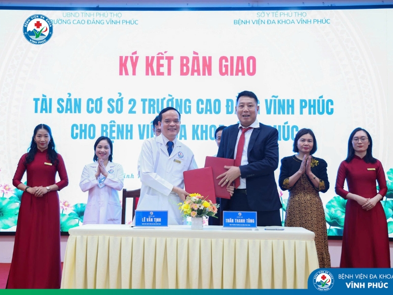 Ký kết bàn giao tài sản công phục vụ mở rộng Bệnh viện Đa khoa Vĩnh Phúc