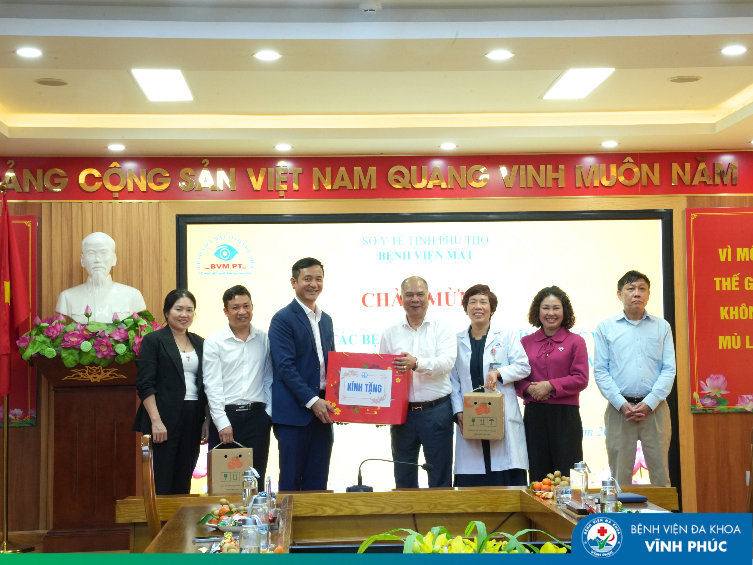 Bệnh viện Đa khoa Vĩnh Phúc tham quan, học tập kinh nghiệm triển khai kỹ thuật nhãn khoa tại Bệnh viện Mắt tỉnh Phú Thọ