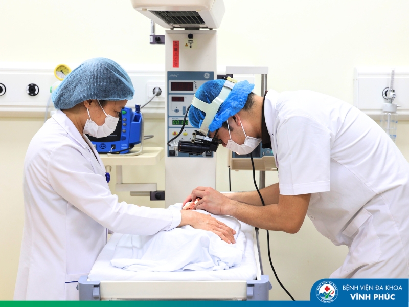 Bước tiến chuyên sâu trong chăm sóc trẻ sinh non: Triển khai điều trị võng mạc ngay tại tuyến tỉnh