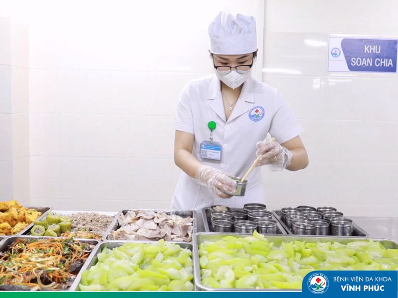 Nâng cao trách nhiệm, chung tay bảo đảm an toàn thực phẩm trong Bệnh viện