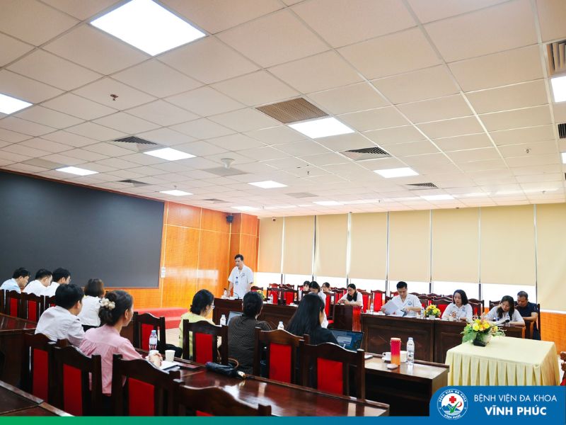 Bệnh viện Đa khoa Vĩnh Phúc phối hợp triển khai chương trình làm việc về hỗ trợ kỹ thuật thanh toán BHYT cho xét nghiệm lao