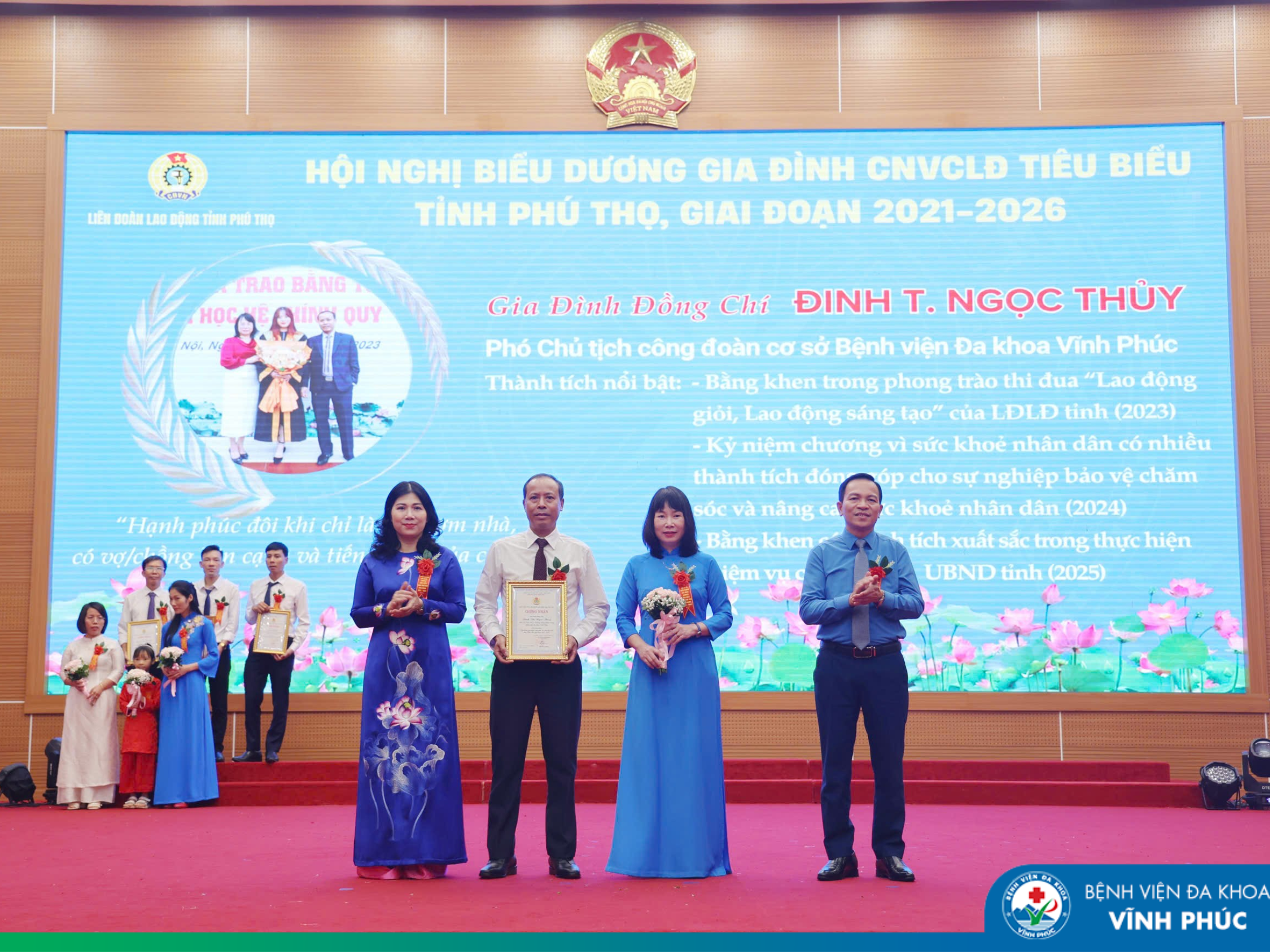 Nữ cán bộ bệnh viện Đa khoa Vĩnh Phúc được tuyên dương gia đình công nhân, viên chức, lao động tiêu biểu tỉnh Phú Thọ giai đoạn 2021 – 2026