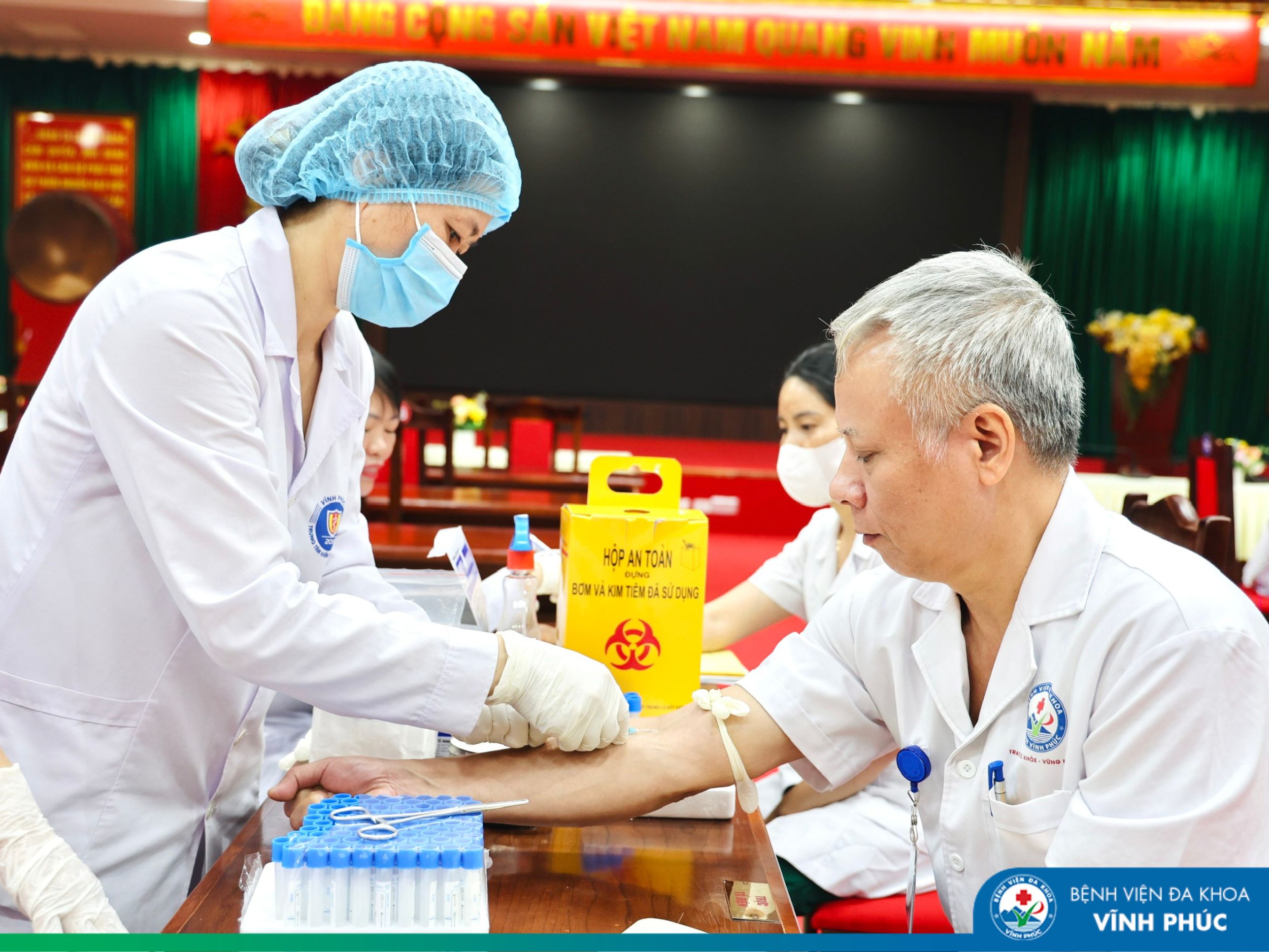 Khám phát hiện bệnh nghề nghiệp – Chăm lo sức khỏe, bảo vệ đội ngũ nhân viên y tế